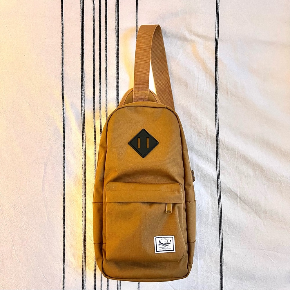Herschel Supply Co. Heritage Shoulder Bag 8L - Brown